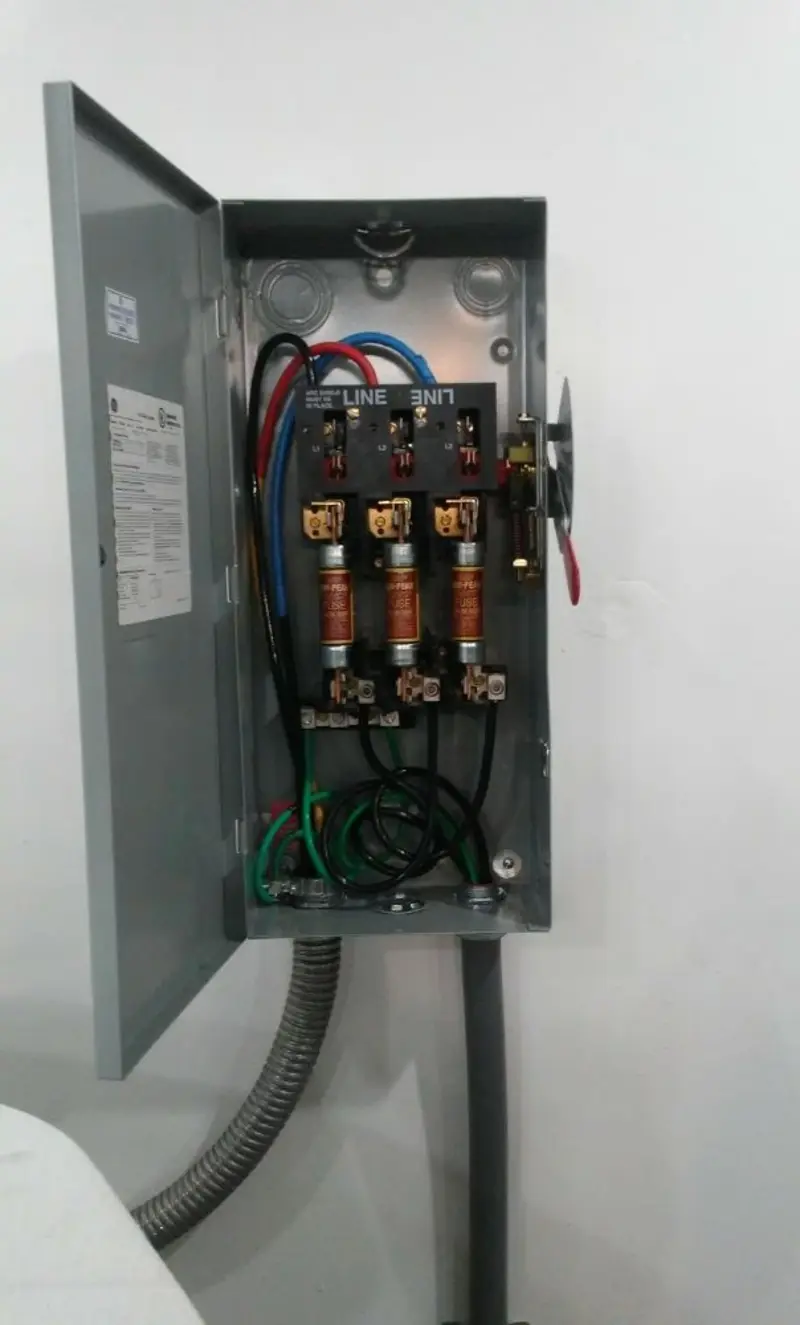 Three-phase disconnect switch installed for Smoke Detector Installation in Oak Hills